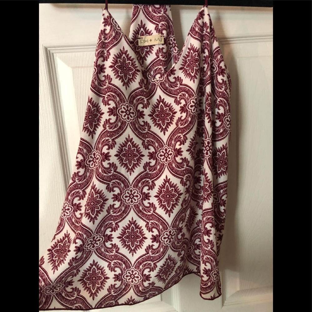 Pixi + Ivy tank top. Size m. White/burgundy